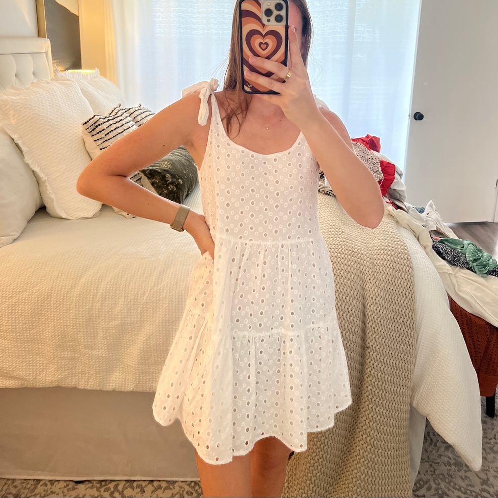 ✨HP✨ “ASOS” PRETTY WHITE EYELET DRESS, LADIES SIZE 0